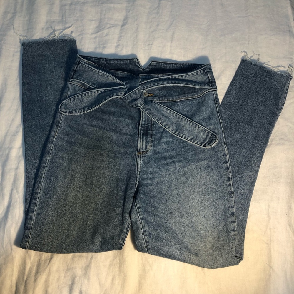 Abercrombie & Fitch Ultra High Rise Super Skinny Ankle Jean 29L